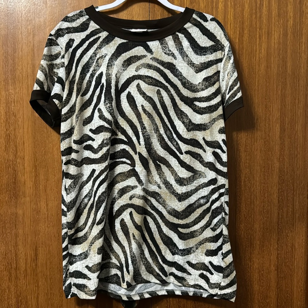 LuLaRoe Liv top